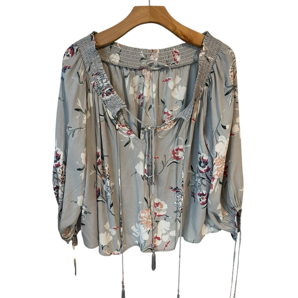 ASTR the Label Blouse Womens Small Gray Floral 3/4 Sleeve